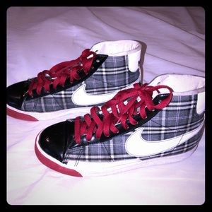 Nike plaid sneakers